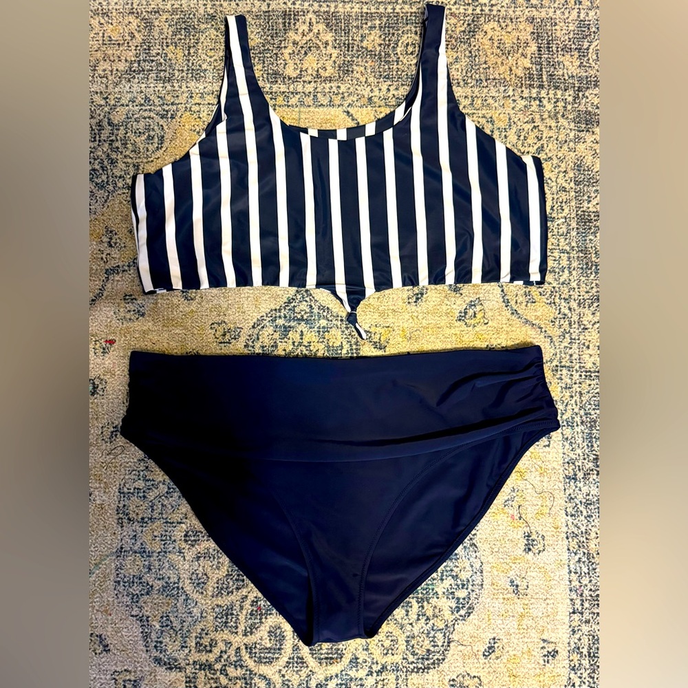3X Davi & Dani Navy & Stripe Two Piece Swimsuit EUC. Only washed never worn.